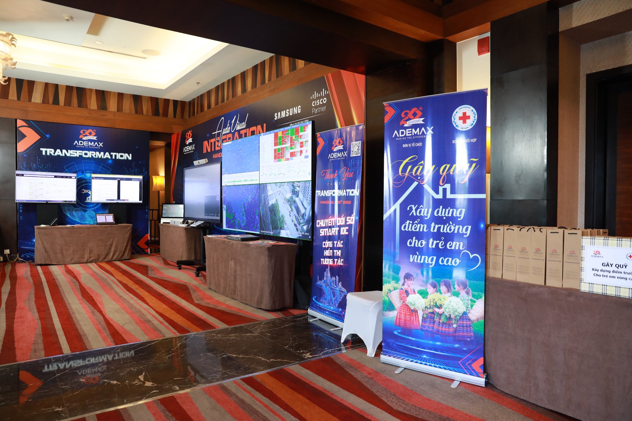293960744_5189835644467430_4126087265606995028_n Không gian sự kiện sôi động, kết nối và trải nghiệm công nghệ.