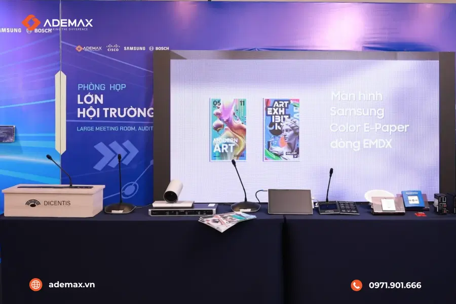 Giải pháp phòng họp lớn - hội trường của Ademax tại sự kiện Hybrid Connect có sử dụng kết hợp các thiết bị đầu cuối đến từ các hãng công nghệ hàng đầu thế giới như Cisco, Samsung, Bosch