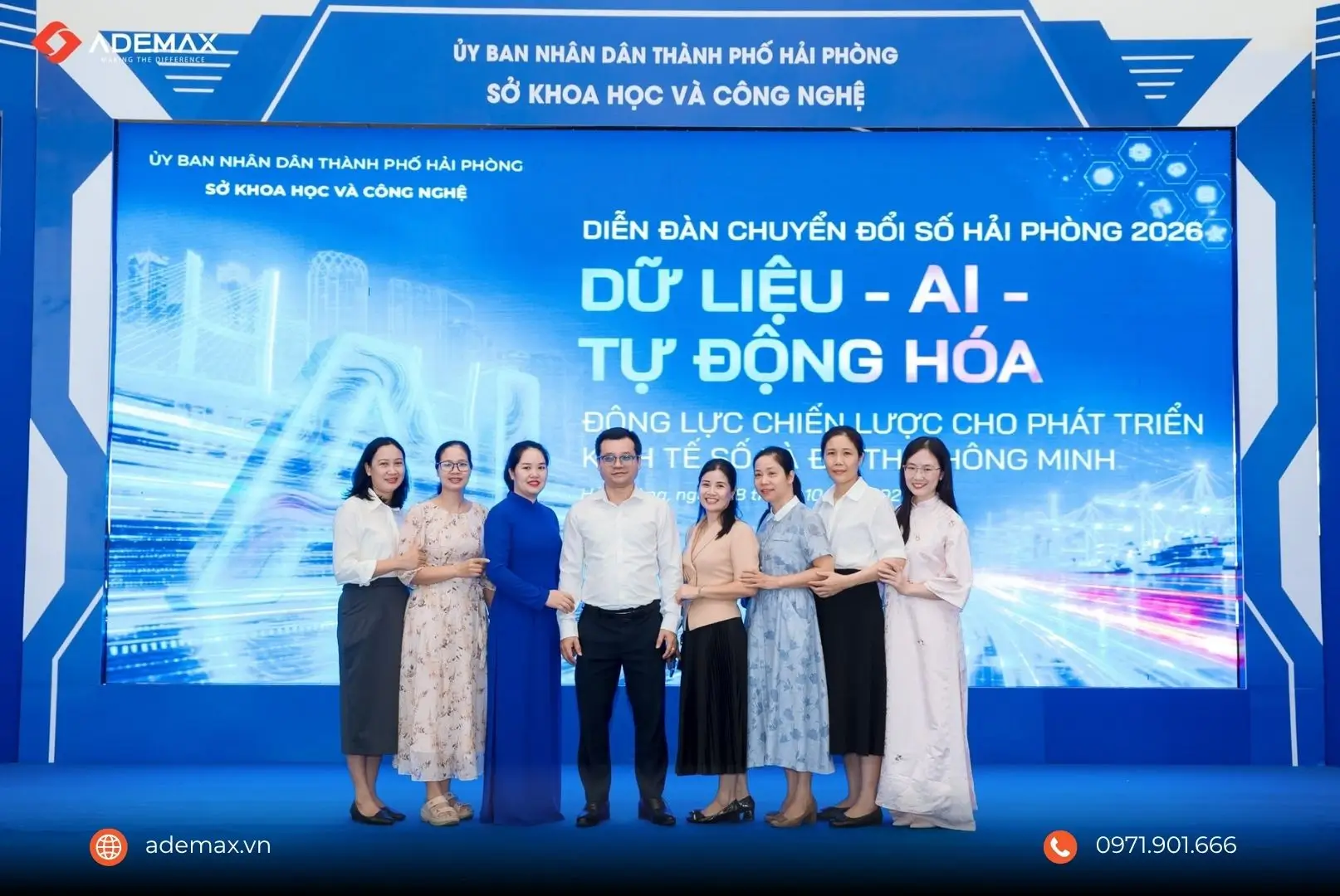 Đoàn đại biểu tham dự Diễn đàn Chuyển đổi số Hải Phòng – hướng tới mục tiêu phát triển chính quyền số và đô thị số.